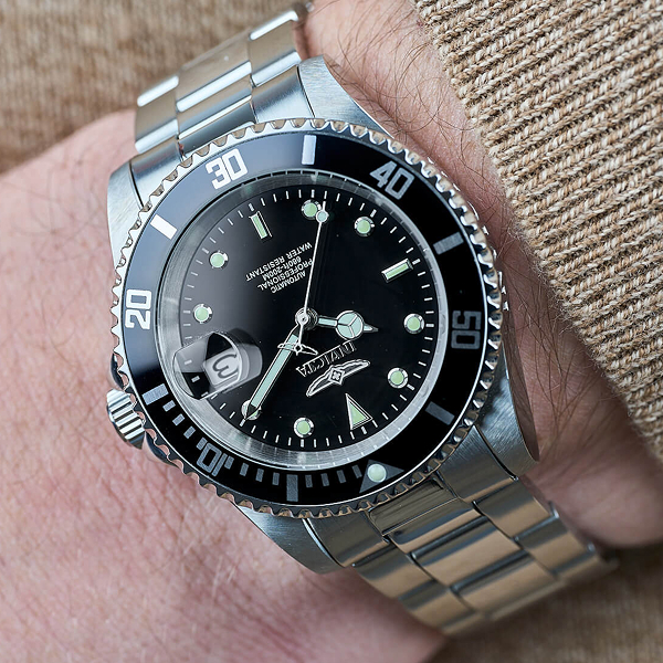 Nên đeo đồng hồ ở tay nào là đúng cách?